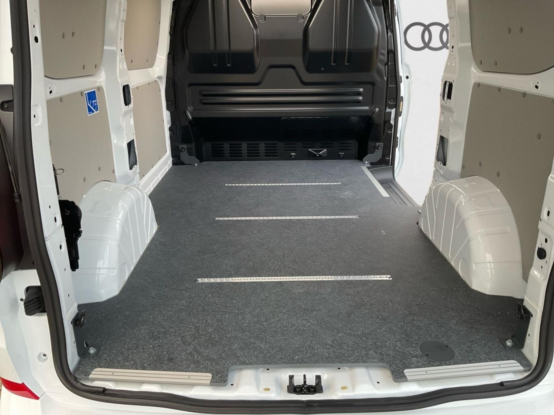 Volkswagen Transporter Kasten kurzer Radstand