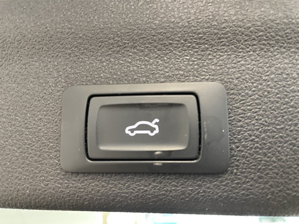 Bild som visar&nbsp;Audi A6 Avant&nbsp;A6 Avant 40 TDI quattro S line 204 hk S tronic - för mer information kontakta din Audi Partner