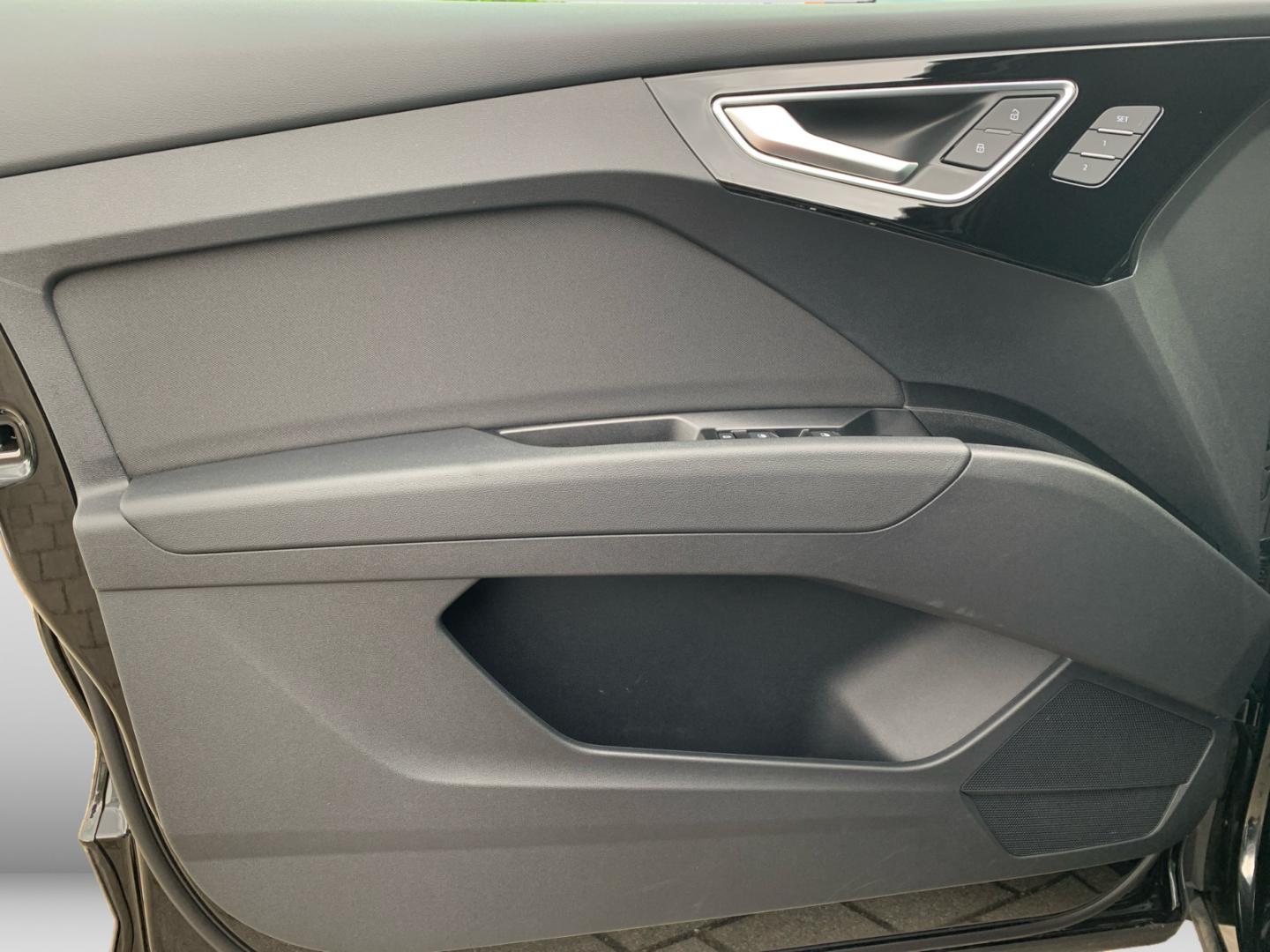 Image about Audi Q4 e-tron 40 e-tron