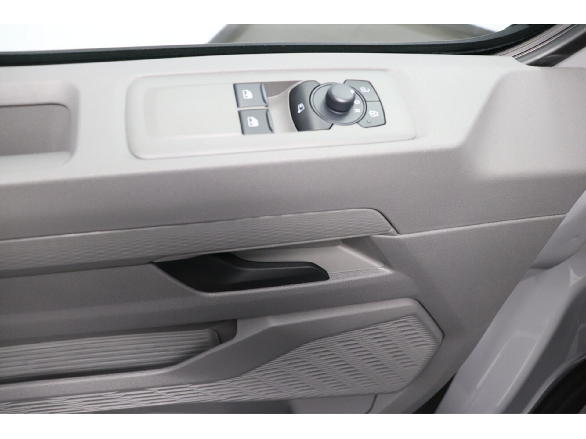 Volkswagen Transporter Kombi langer Radstand
