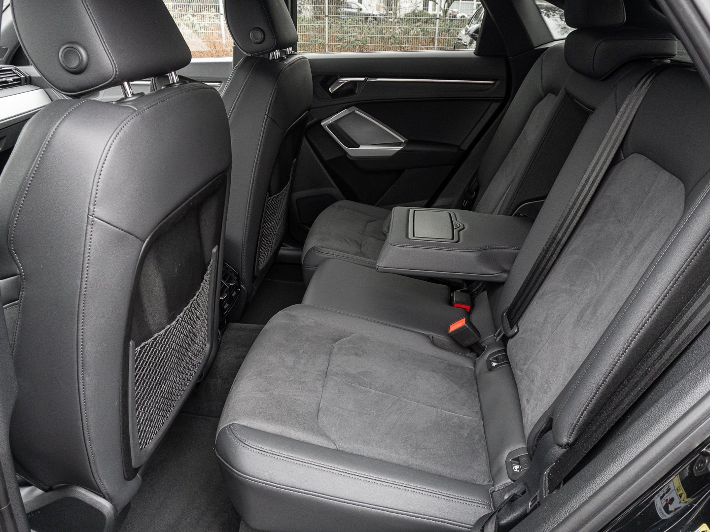 Bild über Audi Q3 Sportback 40 TFSI quattro S tronic - für weitere Informationen kontaktieren Sie den Audi Partner