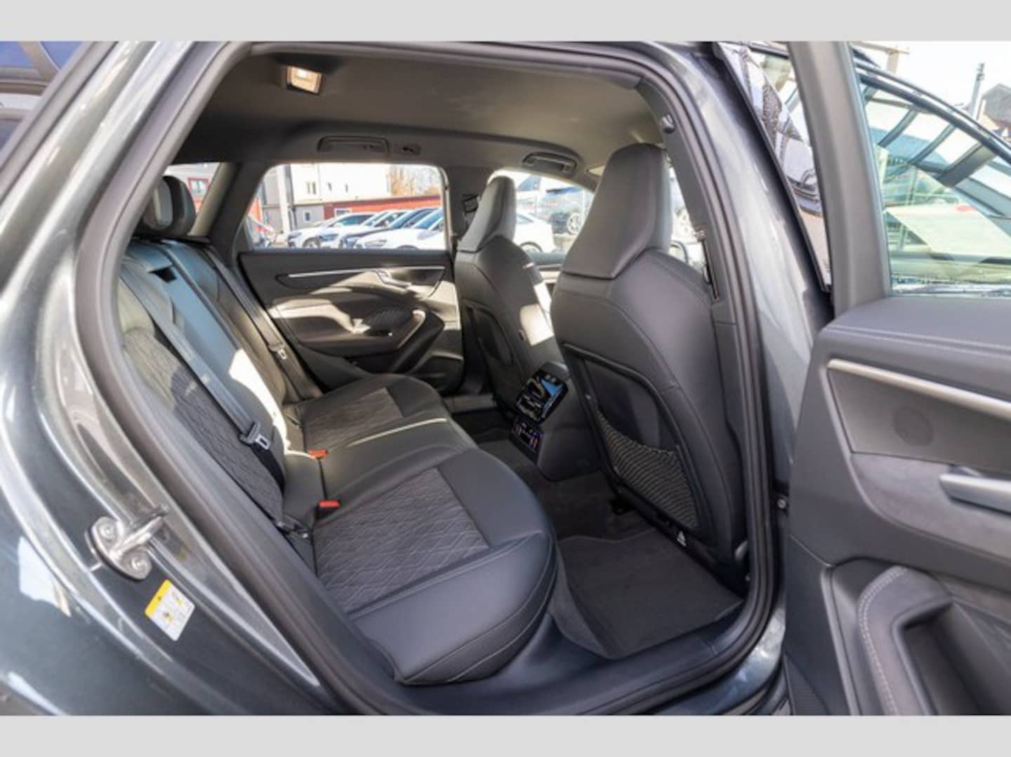 Bild über Audi A6 Avant edition one TDI quattro 150 kW S tronic - für weitere Informationen kontaktieren Sie den Audi Partner