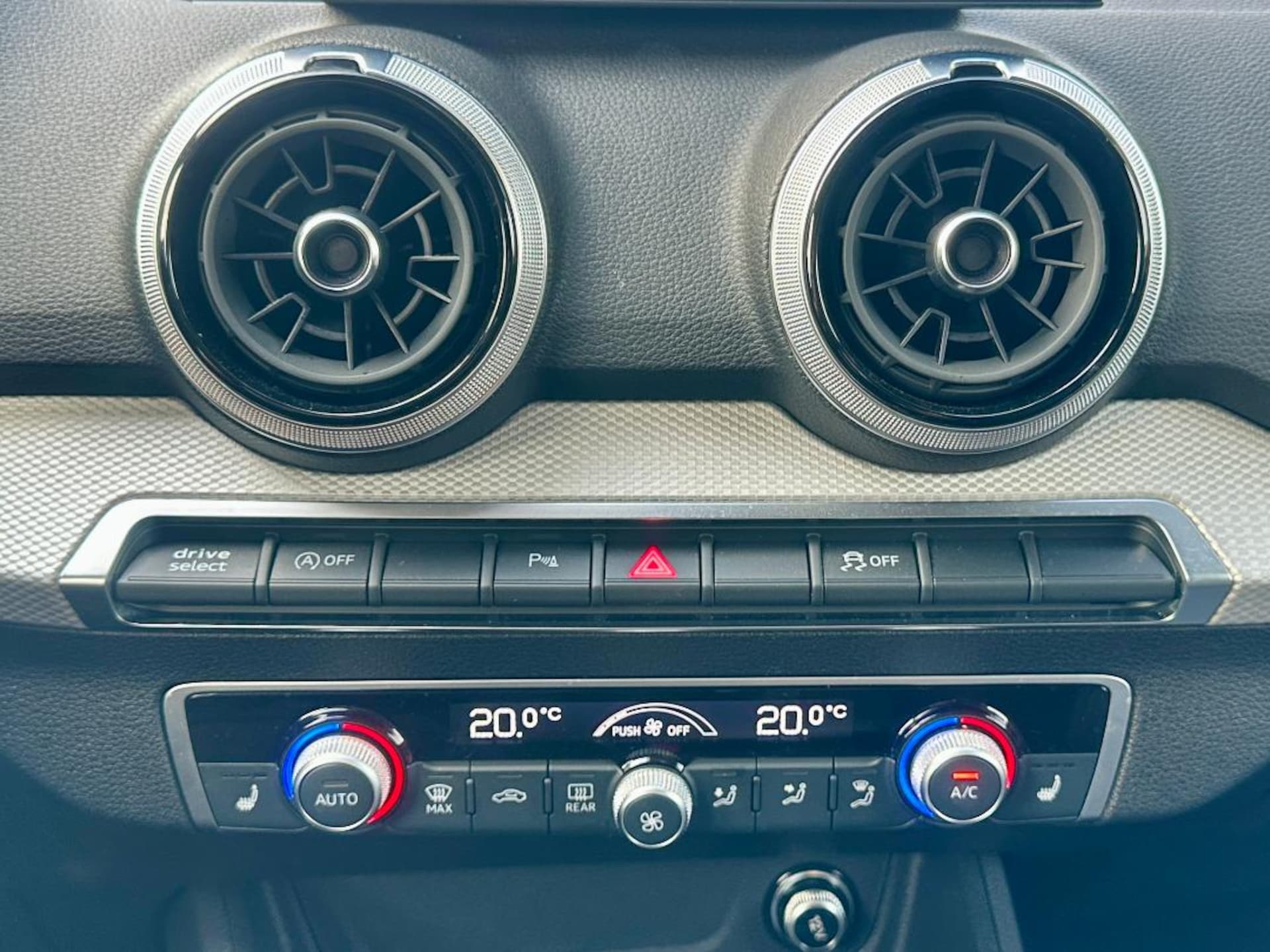 Audi Q2 S line