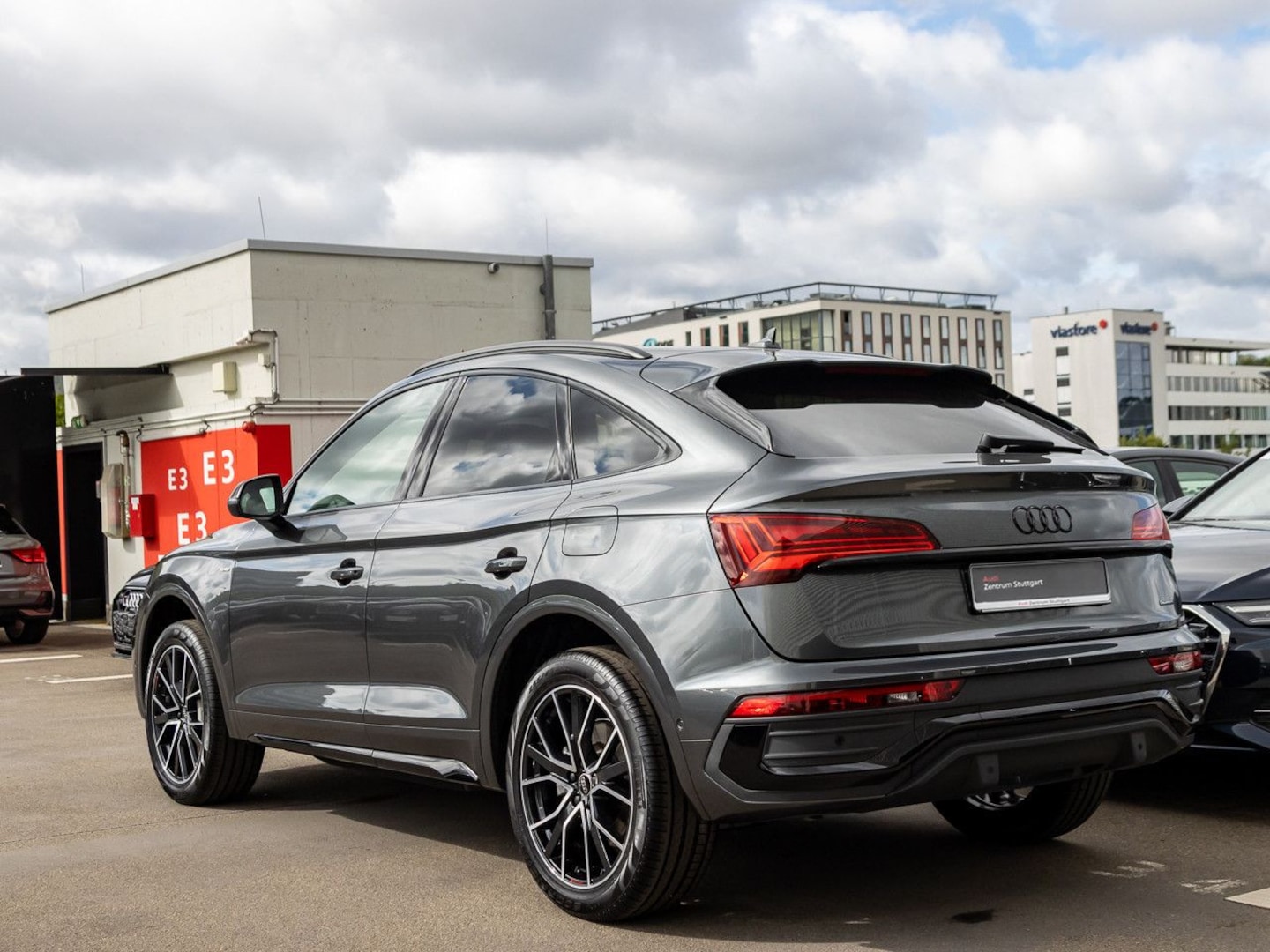 Bild über Audi Q5 Sportback TFSI e S line business 50 TFSI e quattro S tronic - für weitere Informationen kontaktieren Sie den Audi Partner