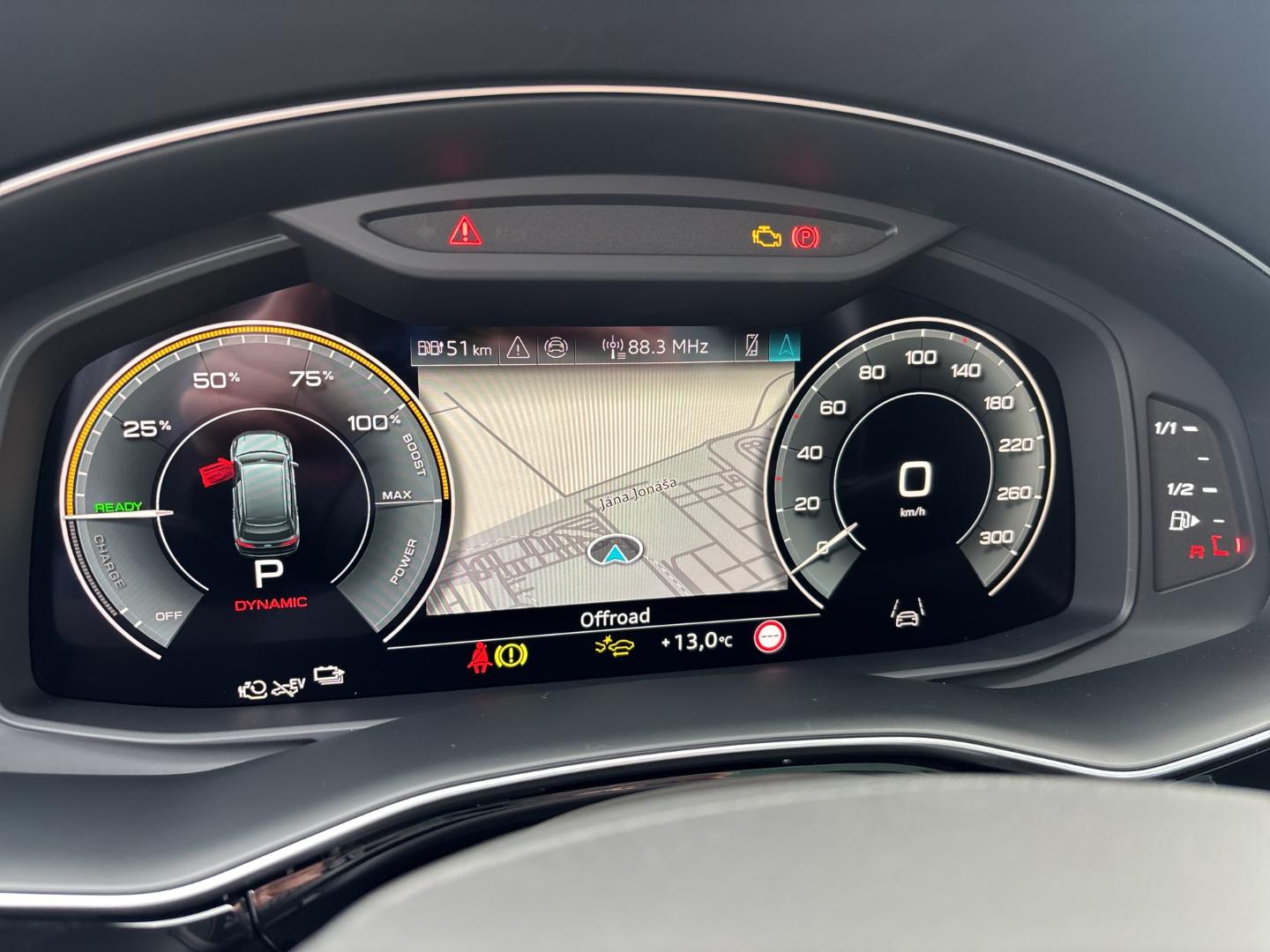 Image about Audi Q7 SUV TFSI e S line 60 TFSI e quattro tiptronic