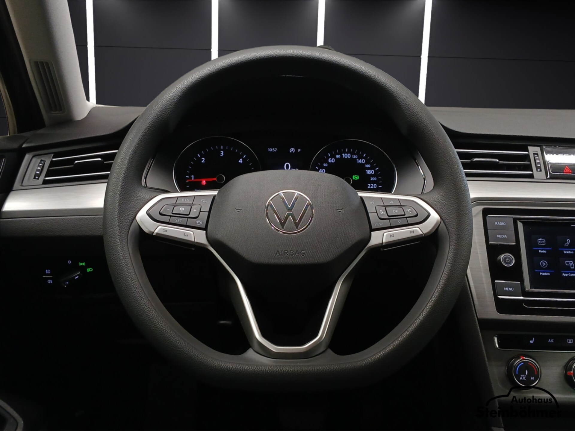 Volkswagen Passat Variant Basis-Modell