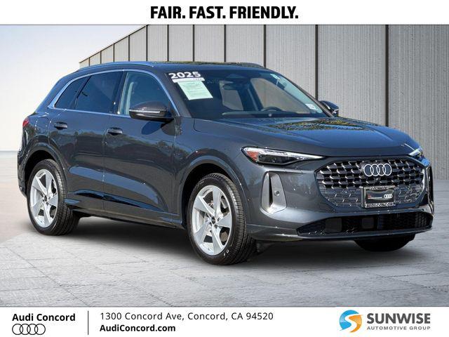 2025 Audi Q5 40 Prestige's photo