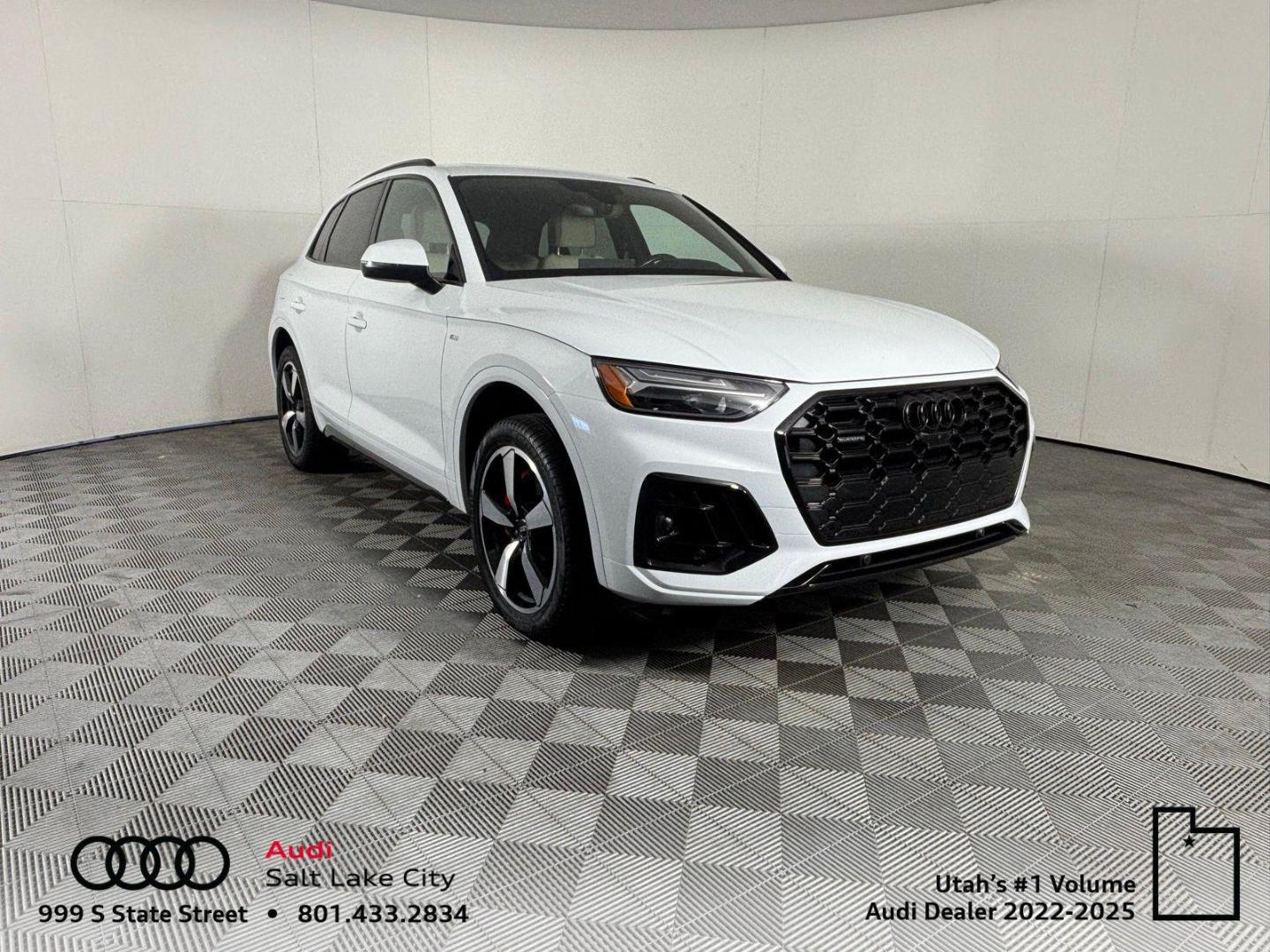 2024 Audi Q5 45 Premium Plus's photo