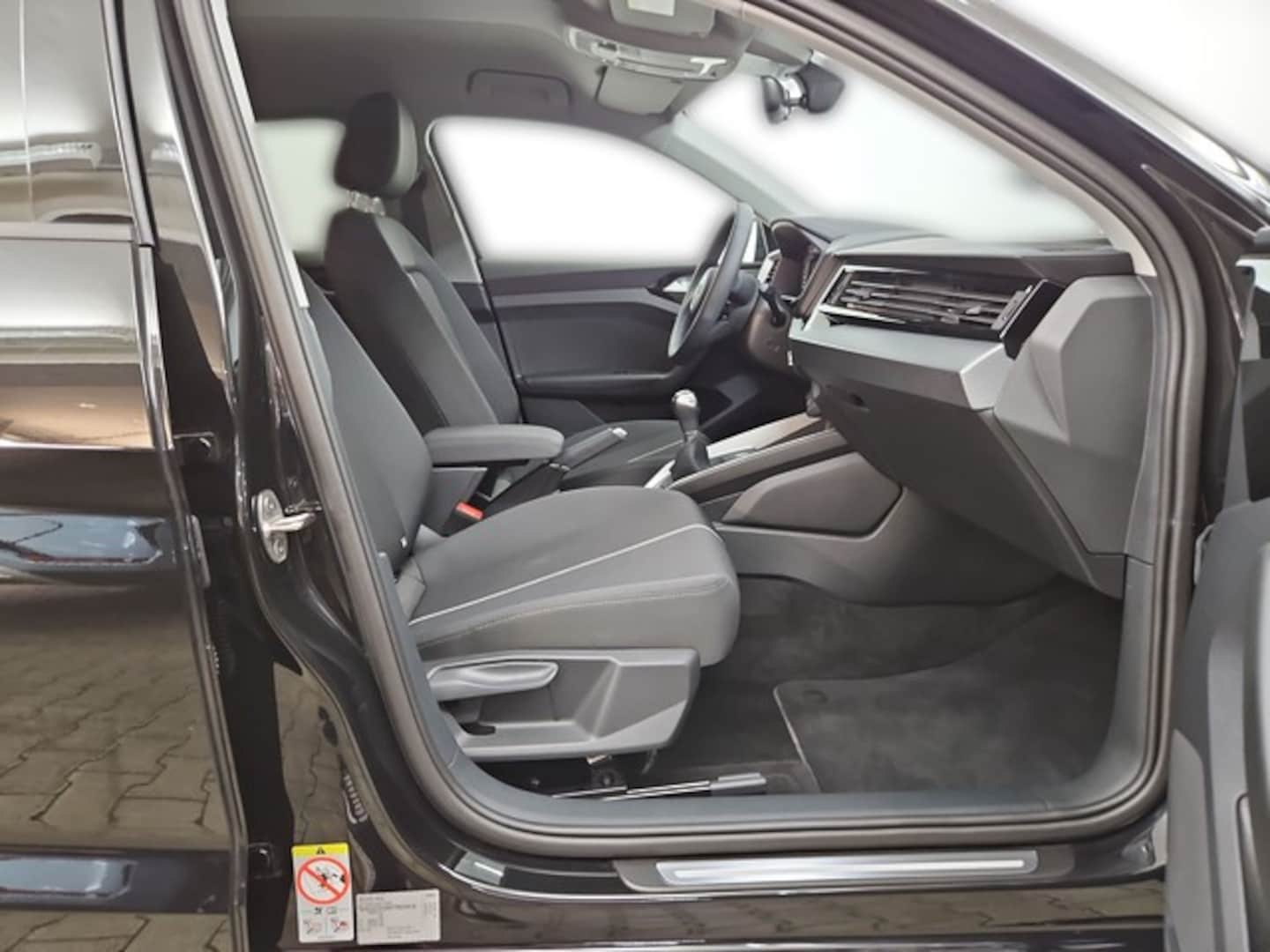 Bild über Audi A1 Sportback advanced 30 TFSI Schaltgetriebe - für weitere Informationen kontaktieren Sie den Audi Partner