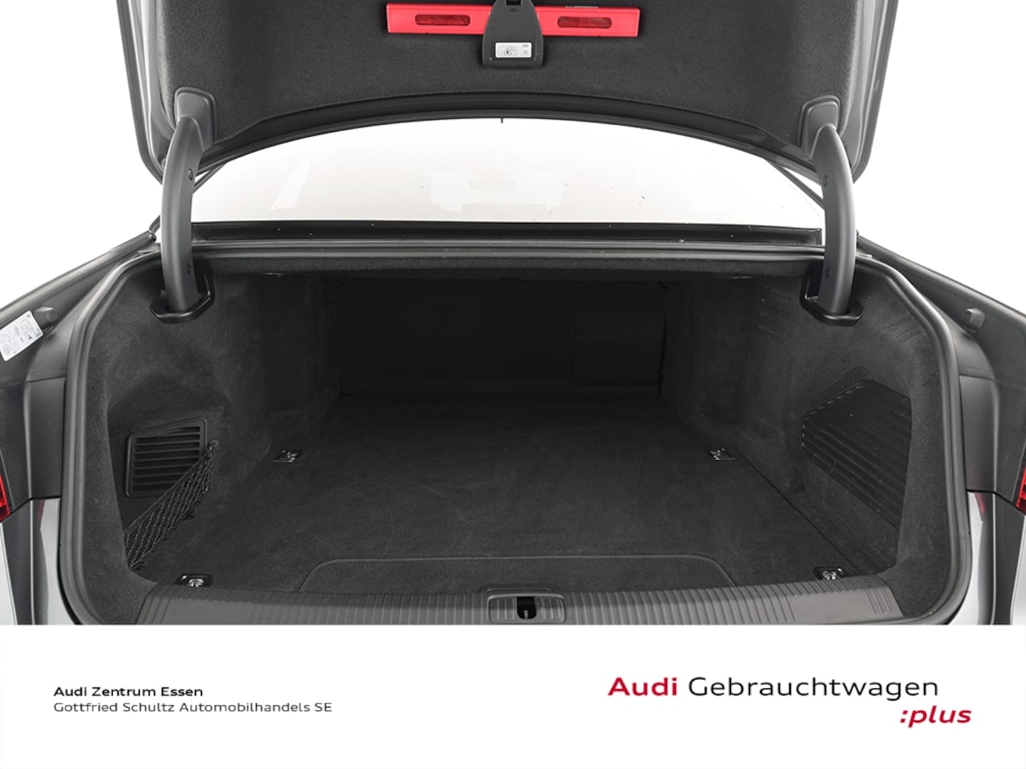 Bild über Audi A8 TFSI e 60 TFSI e quattro tiptronic - für weitere Informationen kontaktieren Sie den Audi Partner