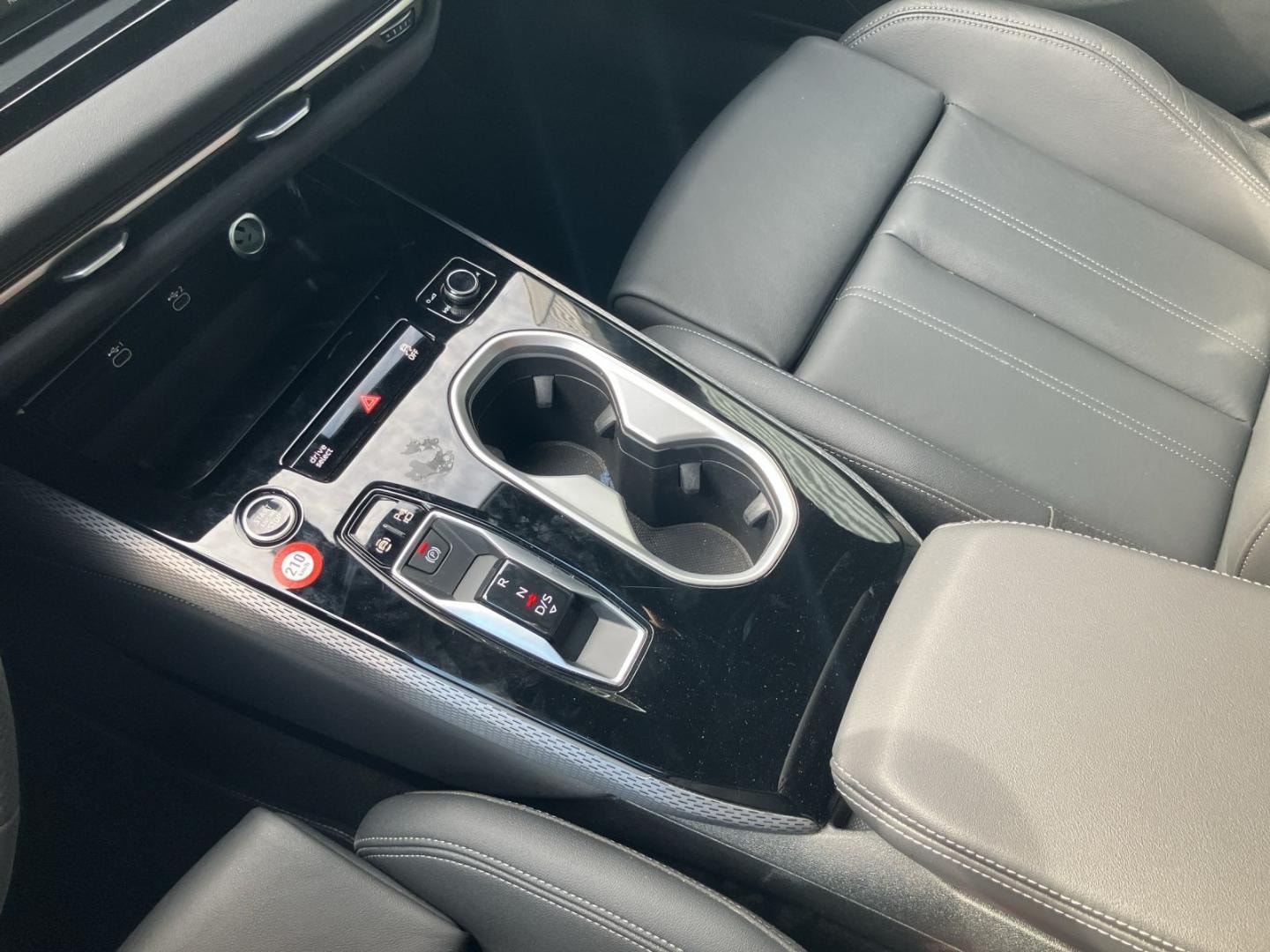 Bild über Audi A6 Limousine TDI quattro 150 kW S tronic - für weitere Informationen kontaktieren Sie den Audi Partner