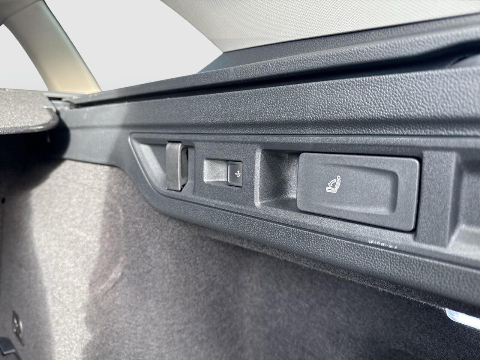 Škoda Superb Combi – Bild 14
