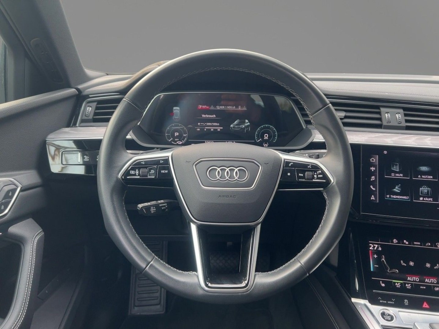 Bild über Audi Q8 e-tron S line 50 e-tron quattro - für weitere Informationen kontaktieren Sie den Audi Partner