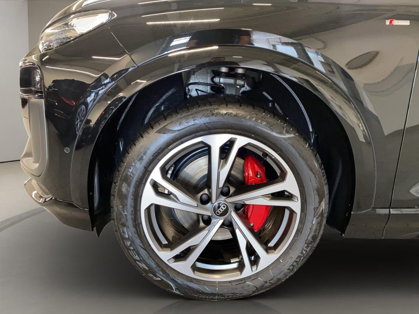 Bild über Audi Q6 SUV e-tron S line business e-tron performance 225 kW - für weitere Informationen kontaktieren Sie den Audi Partner