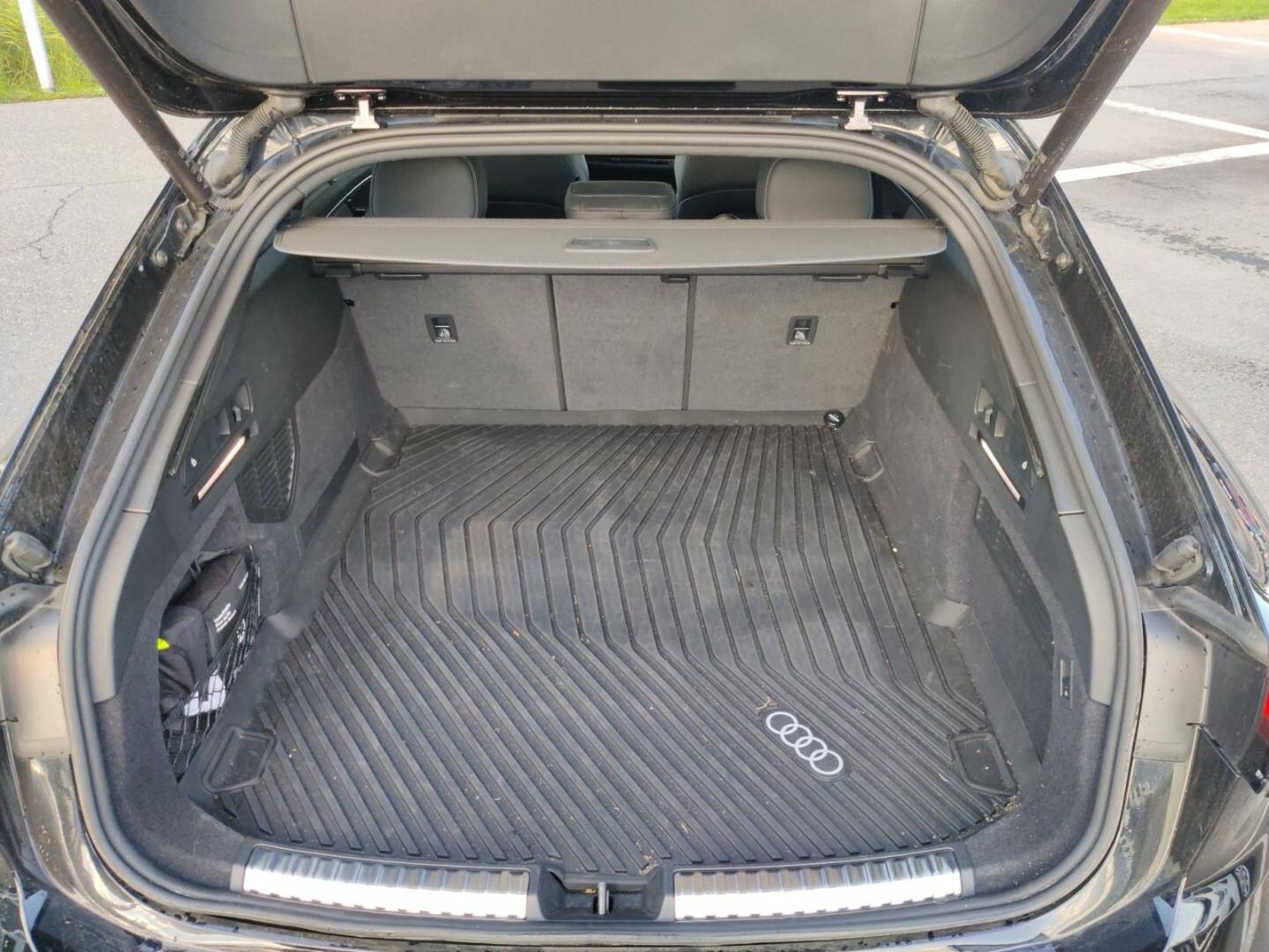 Bild über Audi A6 Avant TDI quattro 220 kW S tronic - für weitere Informationen kontaktieren Sie den Audi Partner