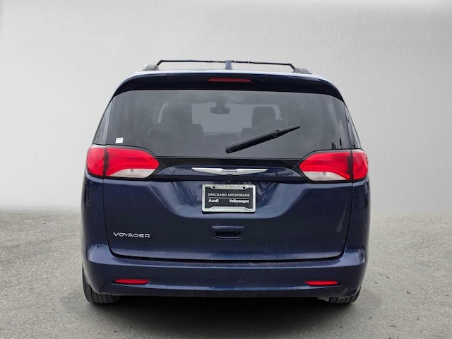 2020 Chrysler Voyager