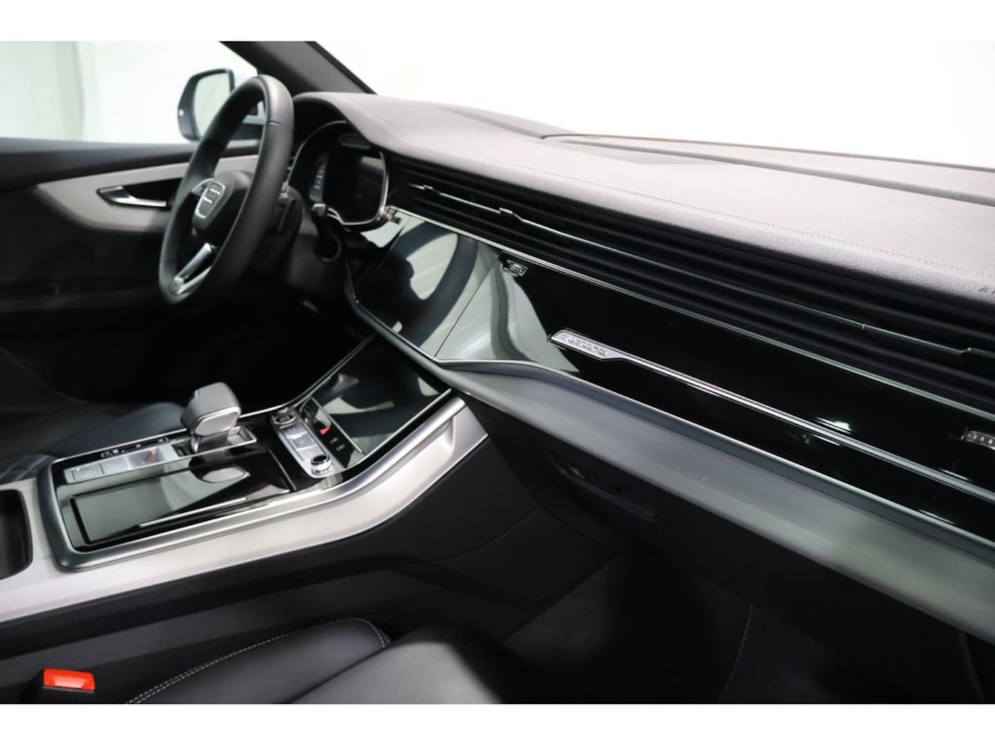 Bild über Audi Q8 SUV 50 TDI quattro tiptronic - für weitere Informationen kontaktieren Sie den Audi Partner