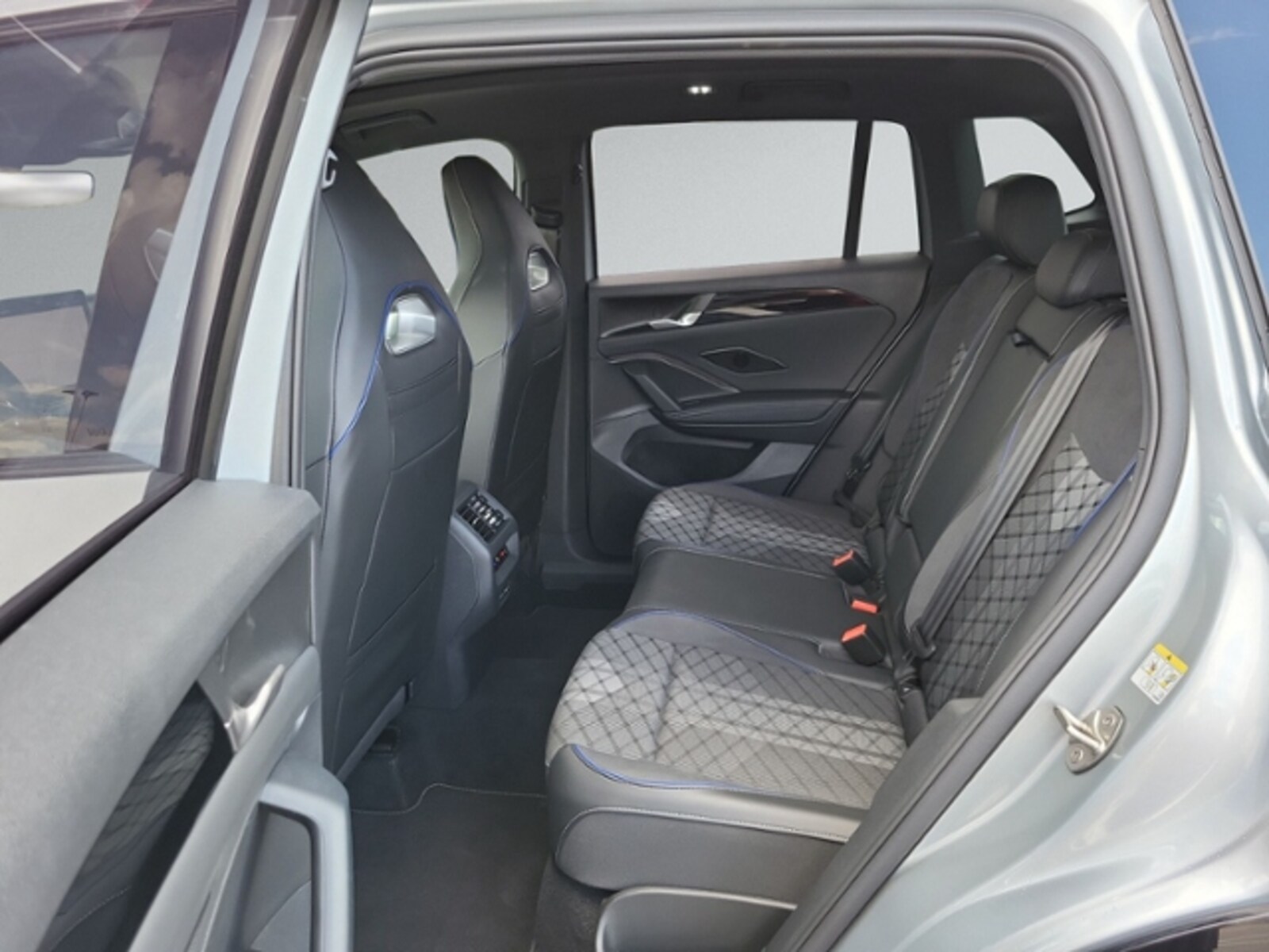 Volkswagen Tiguan – Bild 10