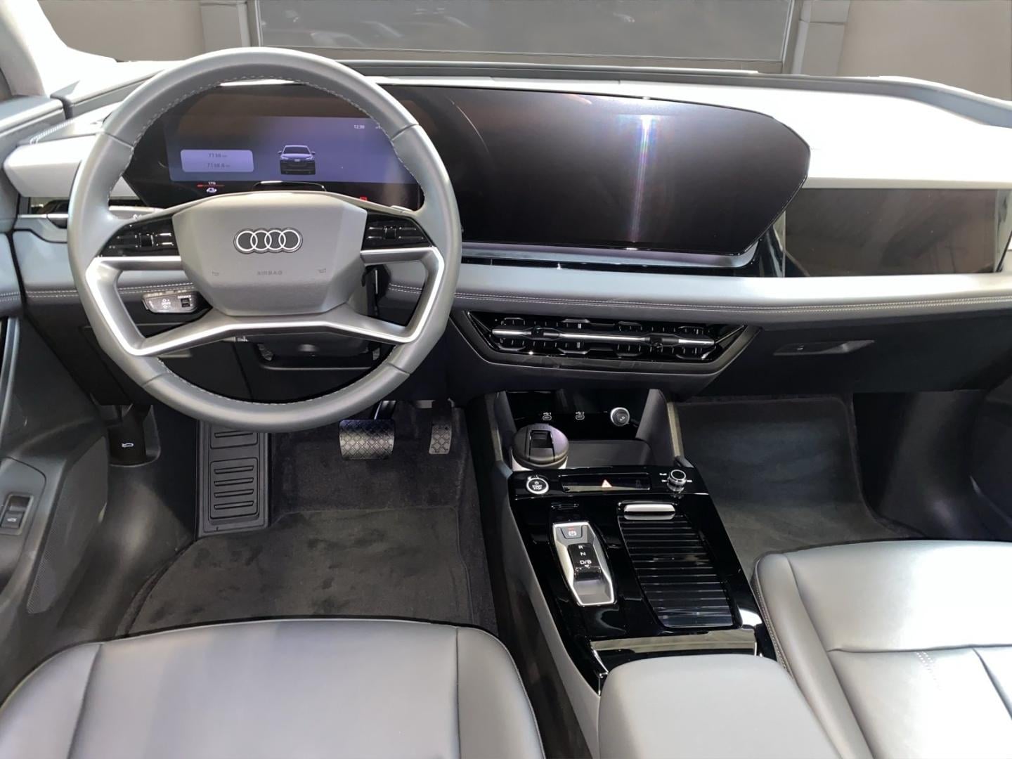 Bild über Audi Q6 SUV e-tron S line business e-tron performance 225 kW - für weitere Informationen kontaktieren Sie den Audi Partner