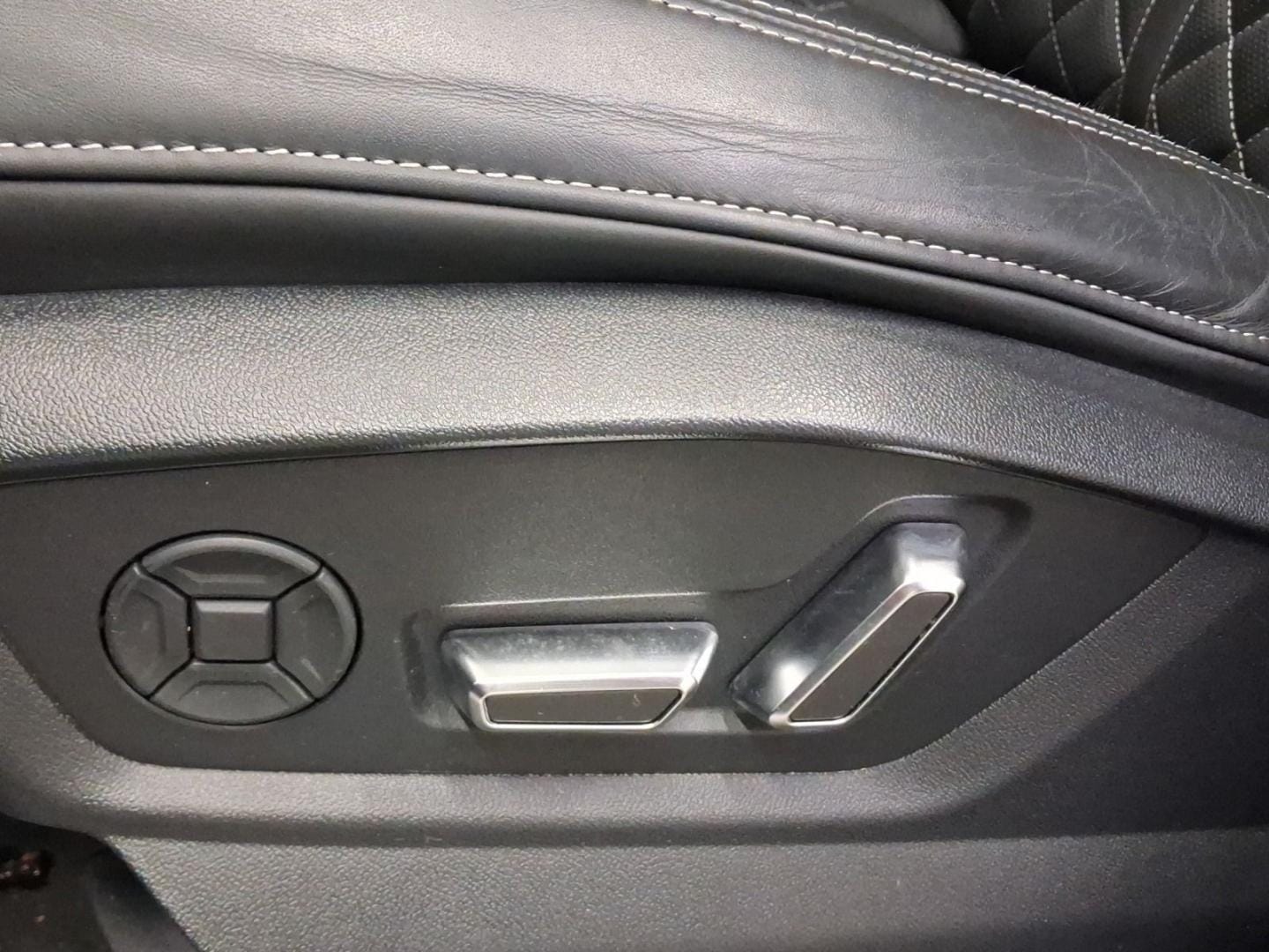 Bild über Audi Q8 50 TDI quattro tiptronic - für weitere Informationen kontaktieren Sie den Audi Partner