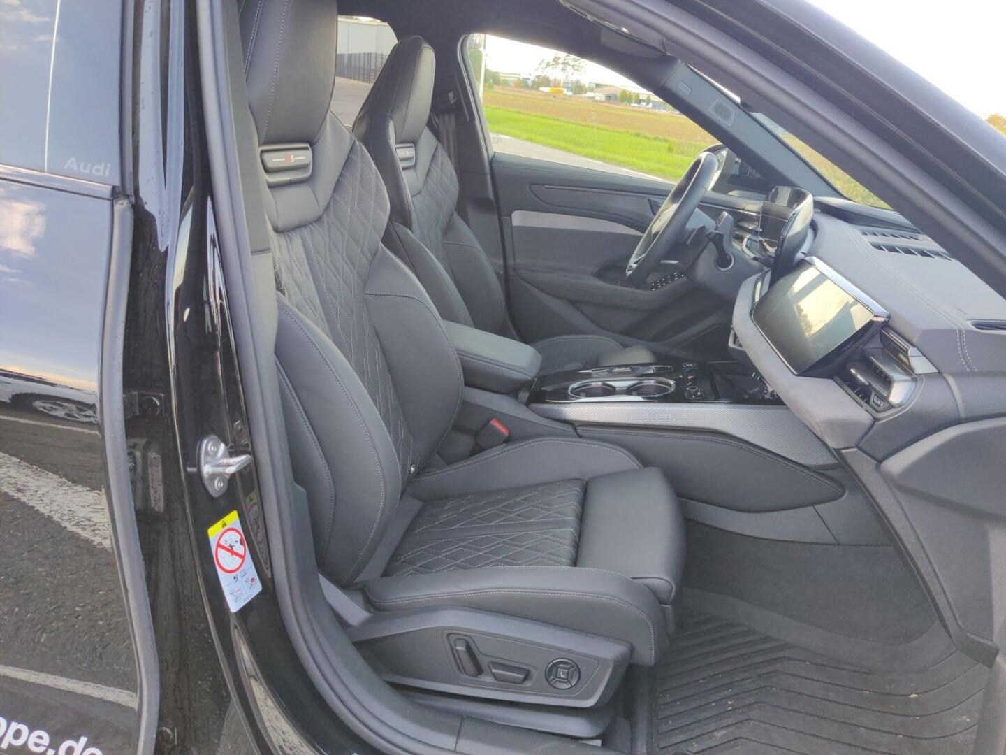 Bild über Audi A6 Avant TDI quattro 220 kW S tronic - für weitere Informationen kontaktieren Sie den Audi Partner