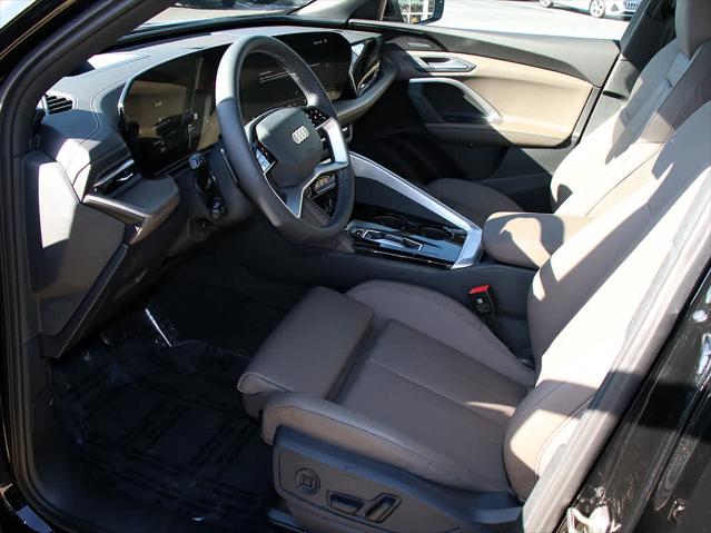 2025 AUDI Q5 - Image 12