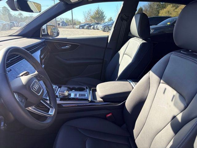 2025 Audi Q8 Premium - Photo 7