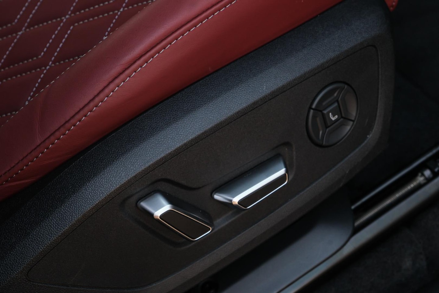 Image about Audi SQ6 SUV e-tron e-tron quattro