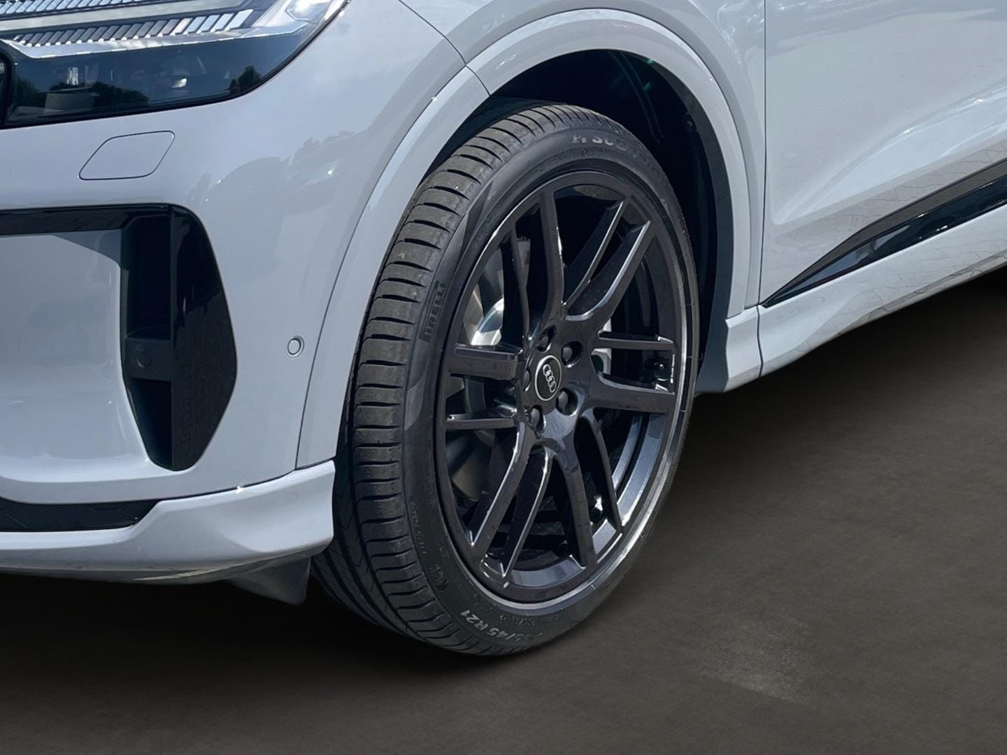 Bild über Audi Q4 SUV e-tron e-tron quattro 220 kW - für weitere Informationen kontaktieren Sie den Audi Partner