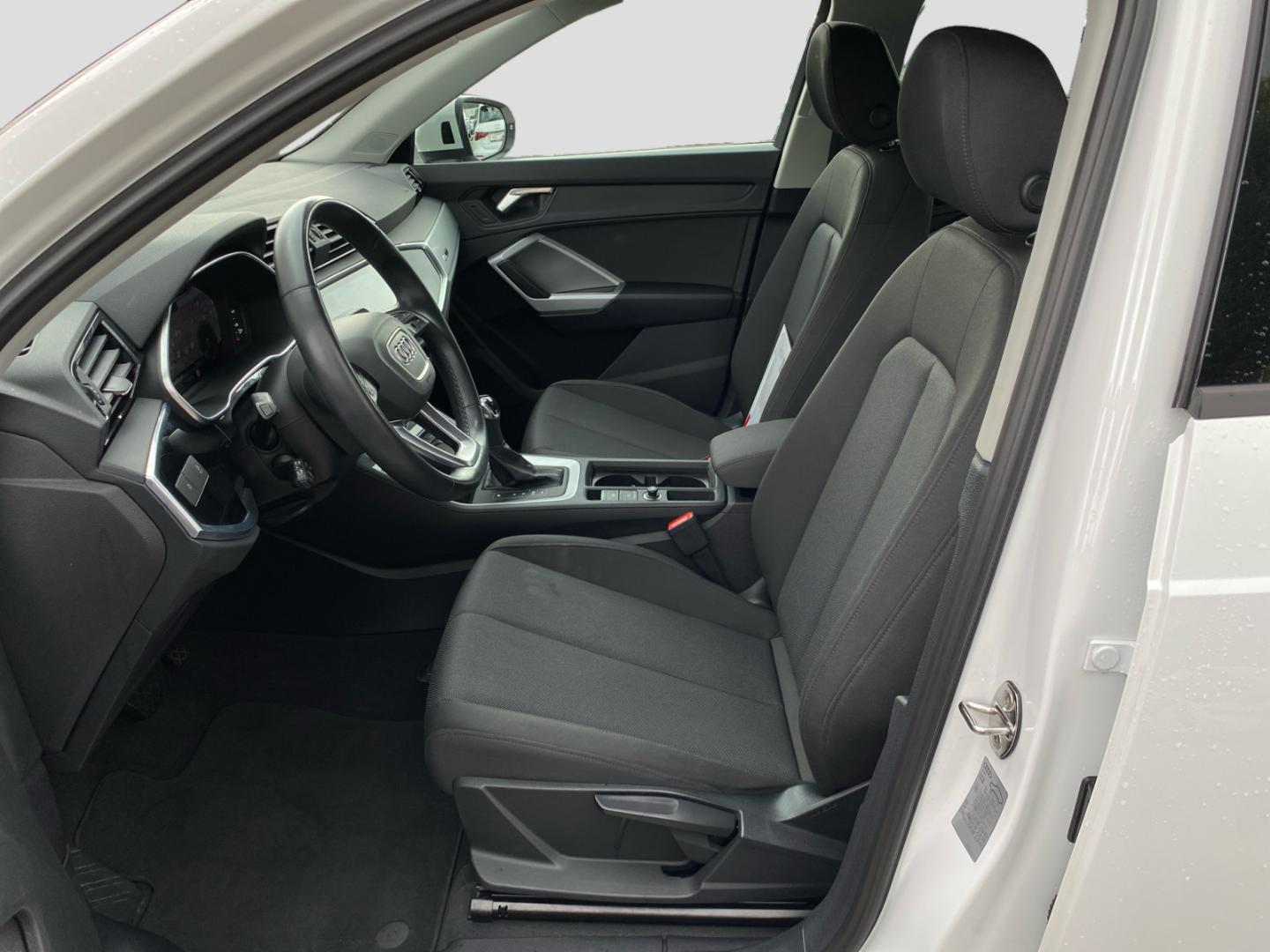Image about Audi Q3 TFSI e 45 TFSI e S tronic
