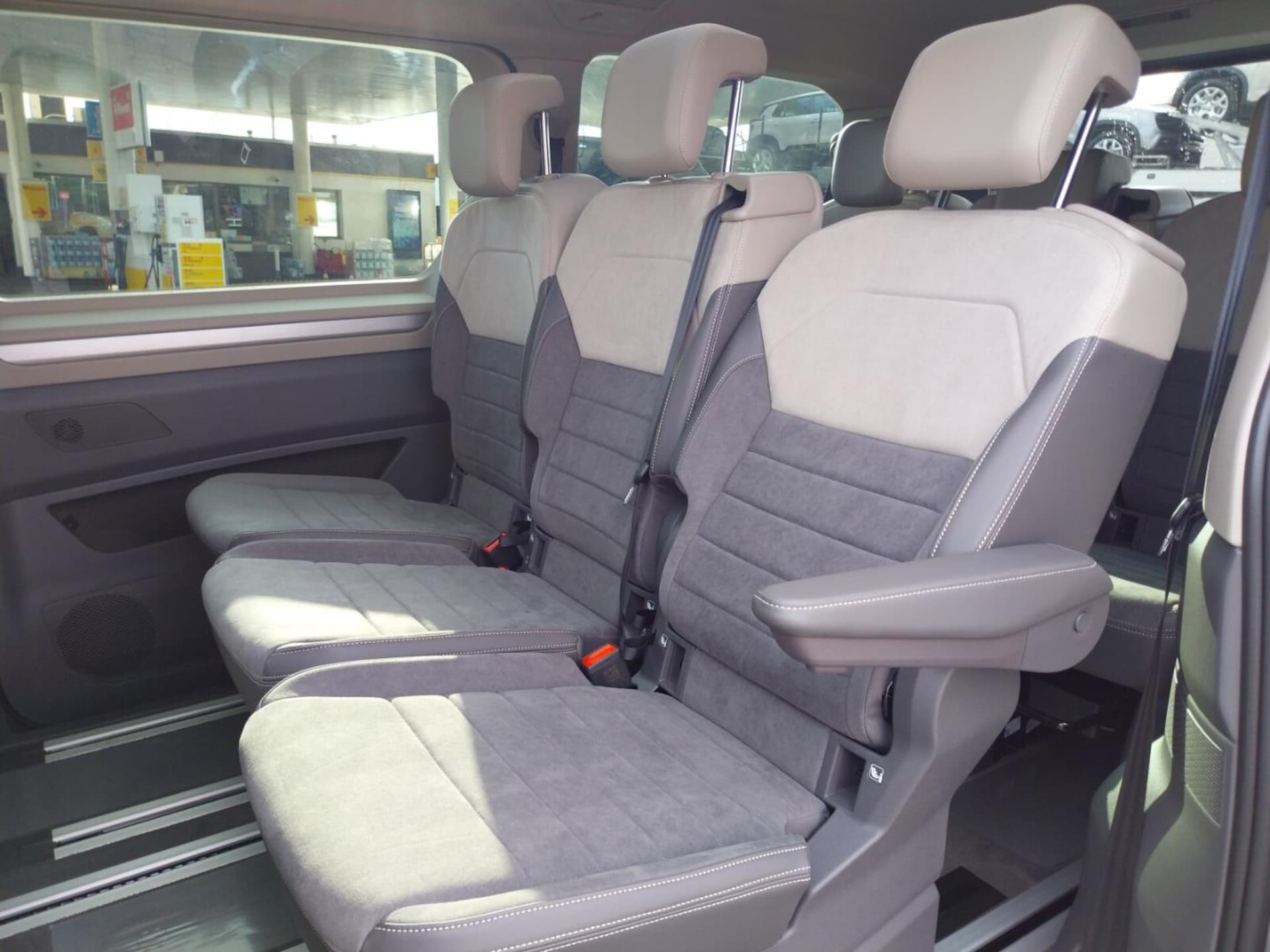 Volkswagen Multivan długi rozstaw osi Life