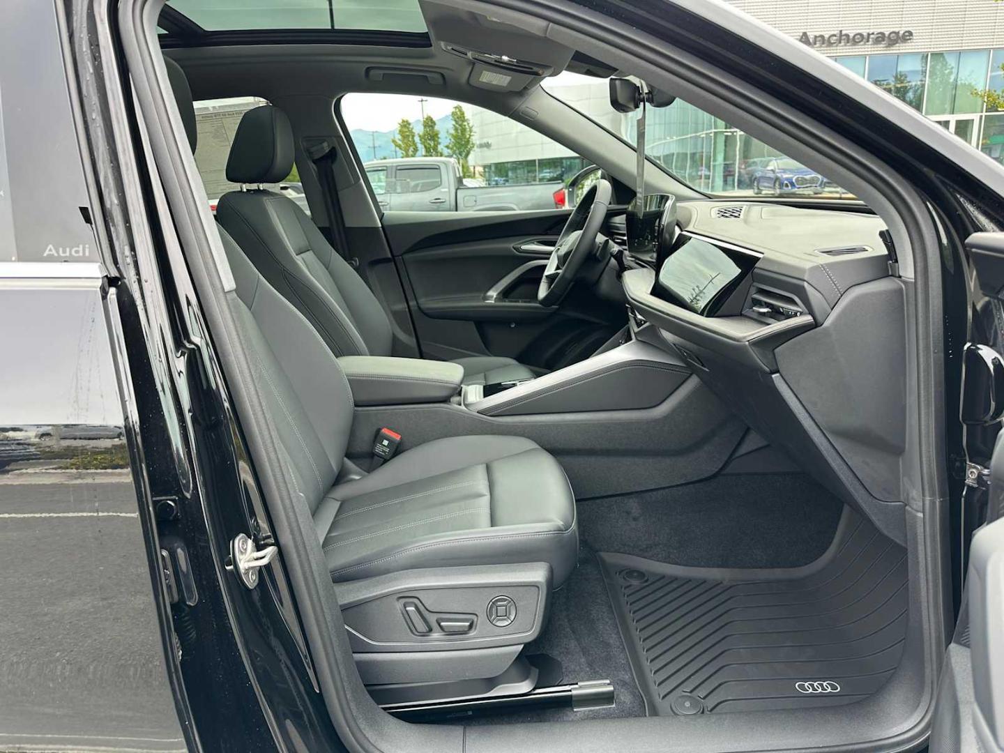 2025 Audi Q5 Premium - Photo 10