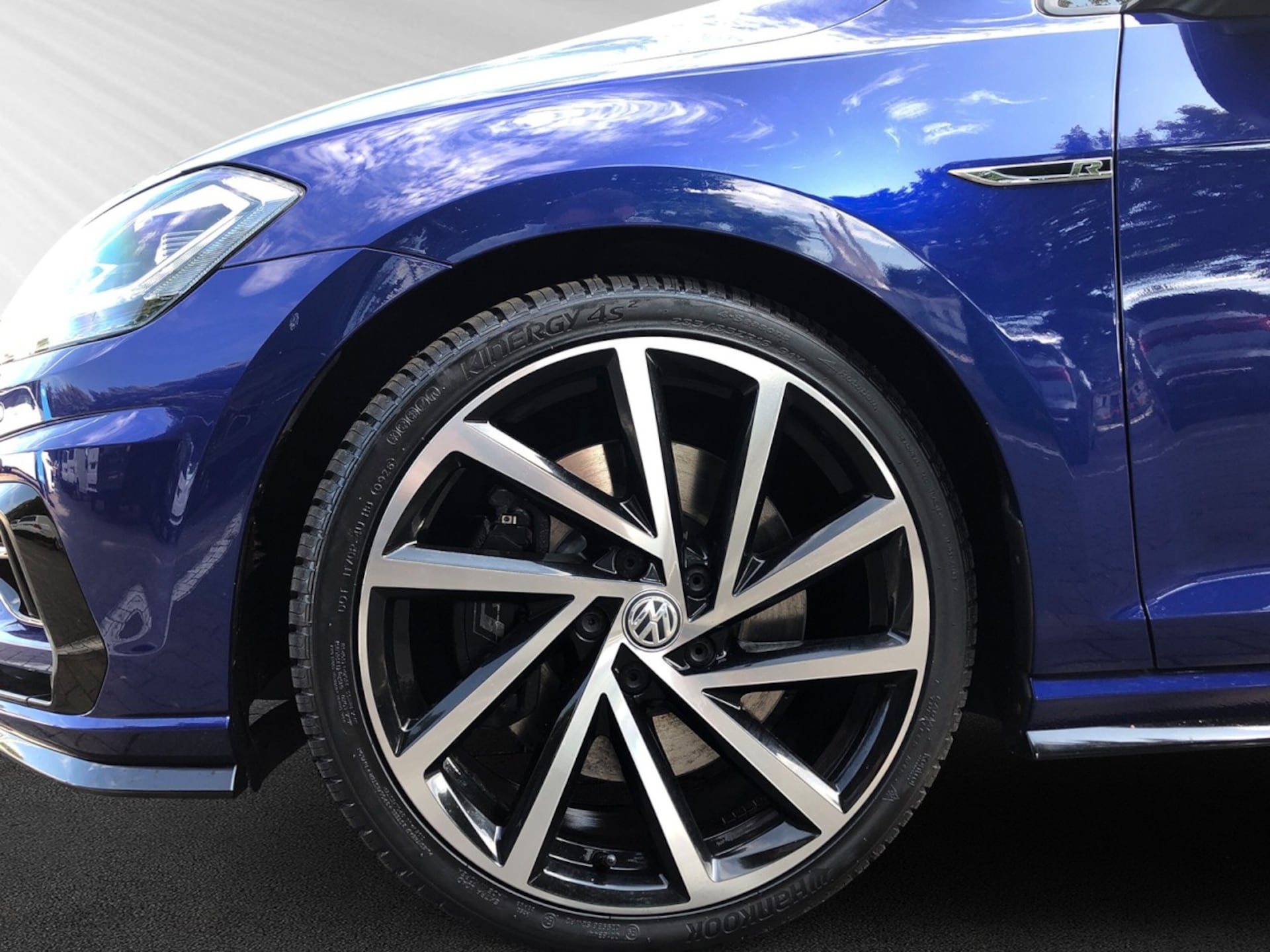 Volkswagen Golf Variant R