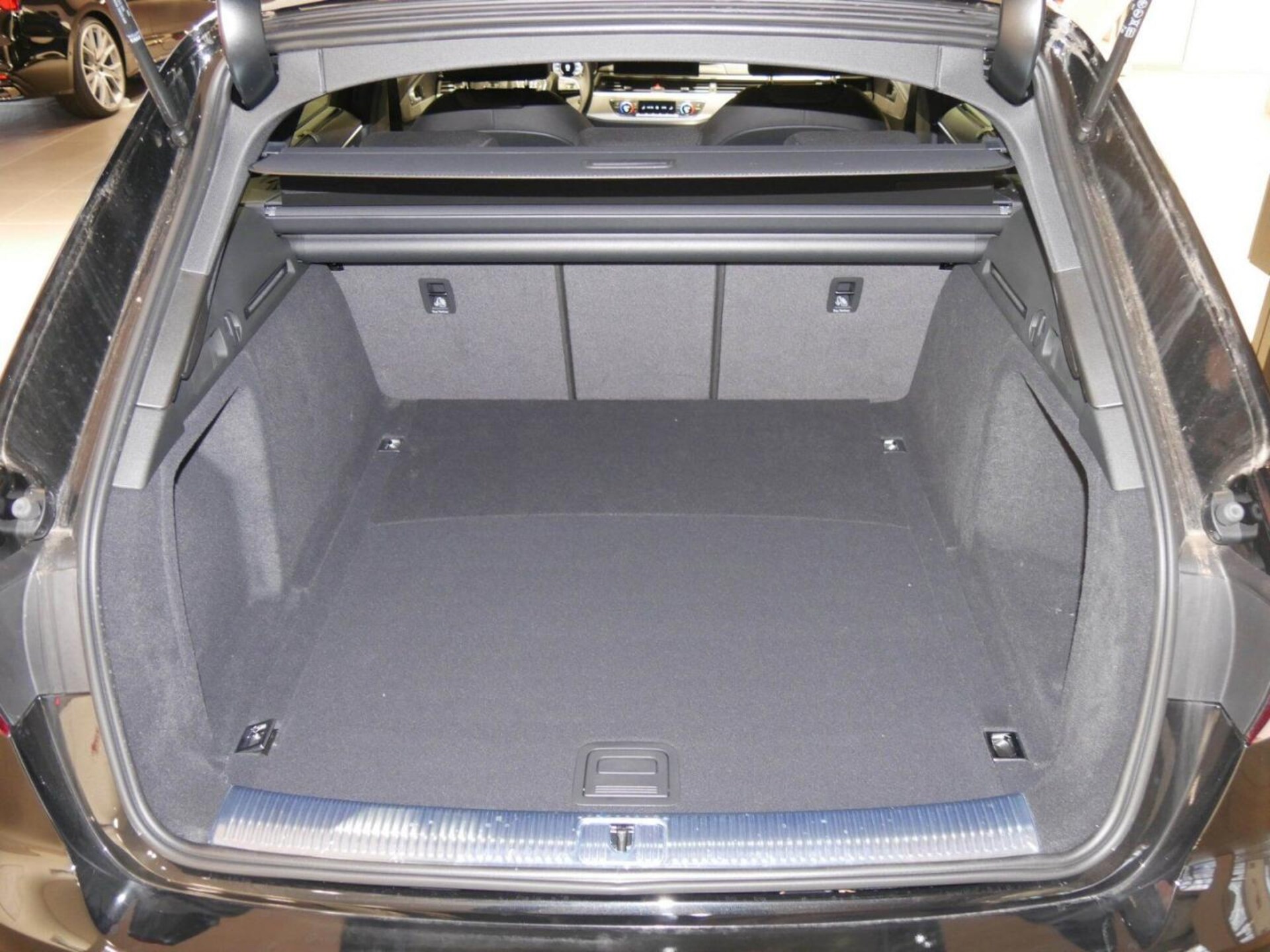 Audi A4 Avant S line