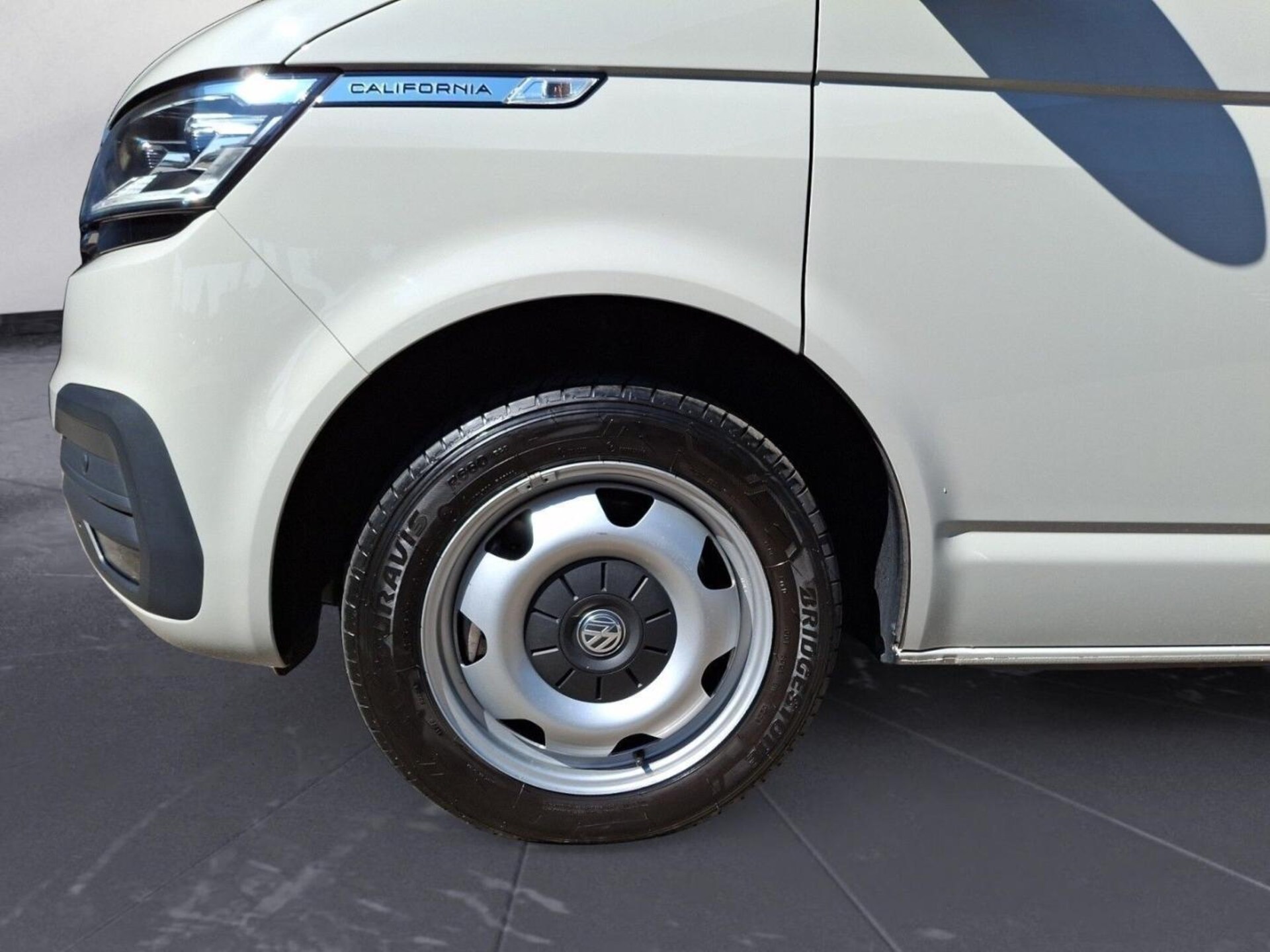 Volkswagen T6.1 California Beach