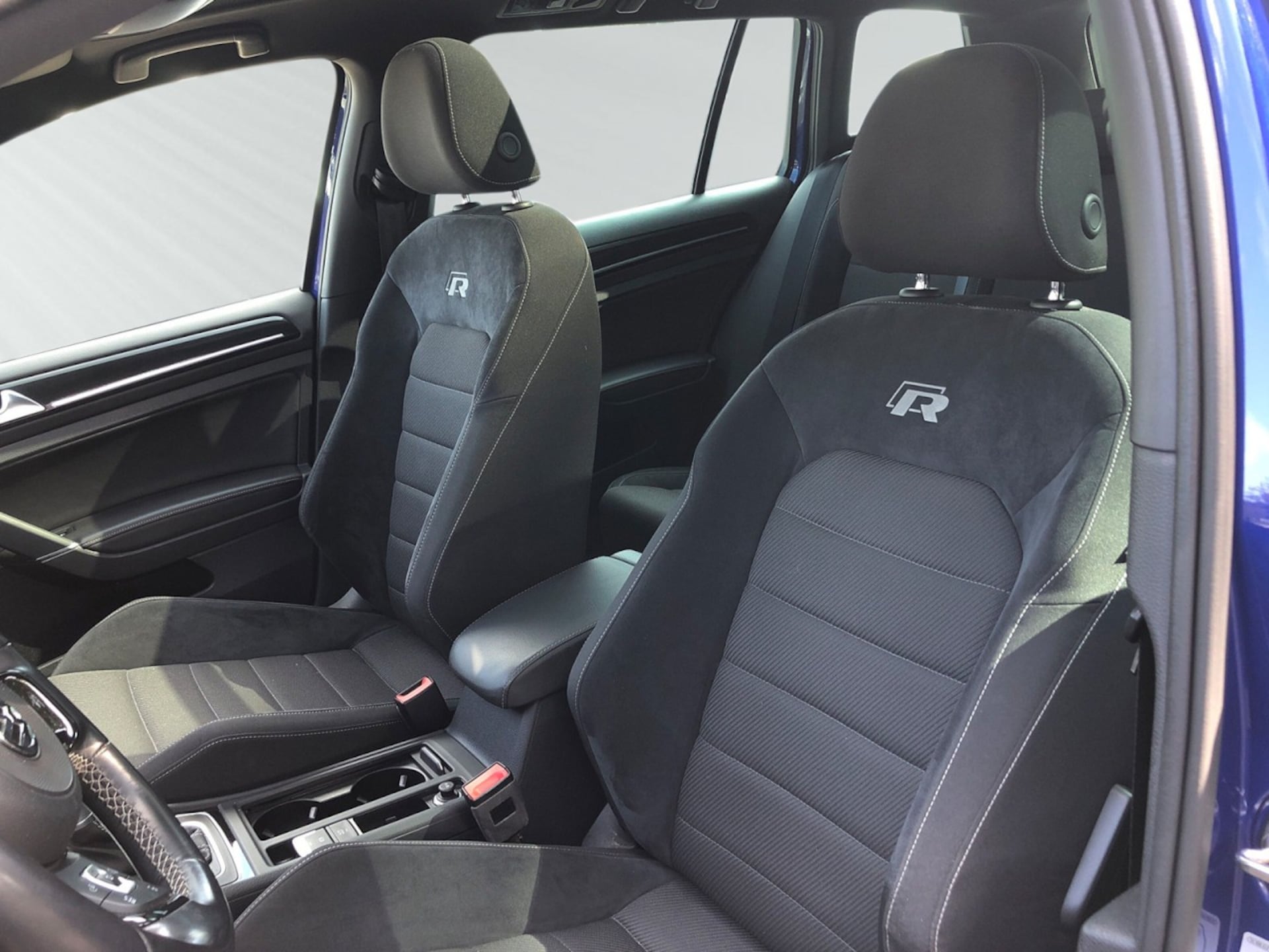 Volkswagen Golf Variant R
