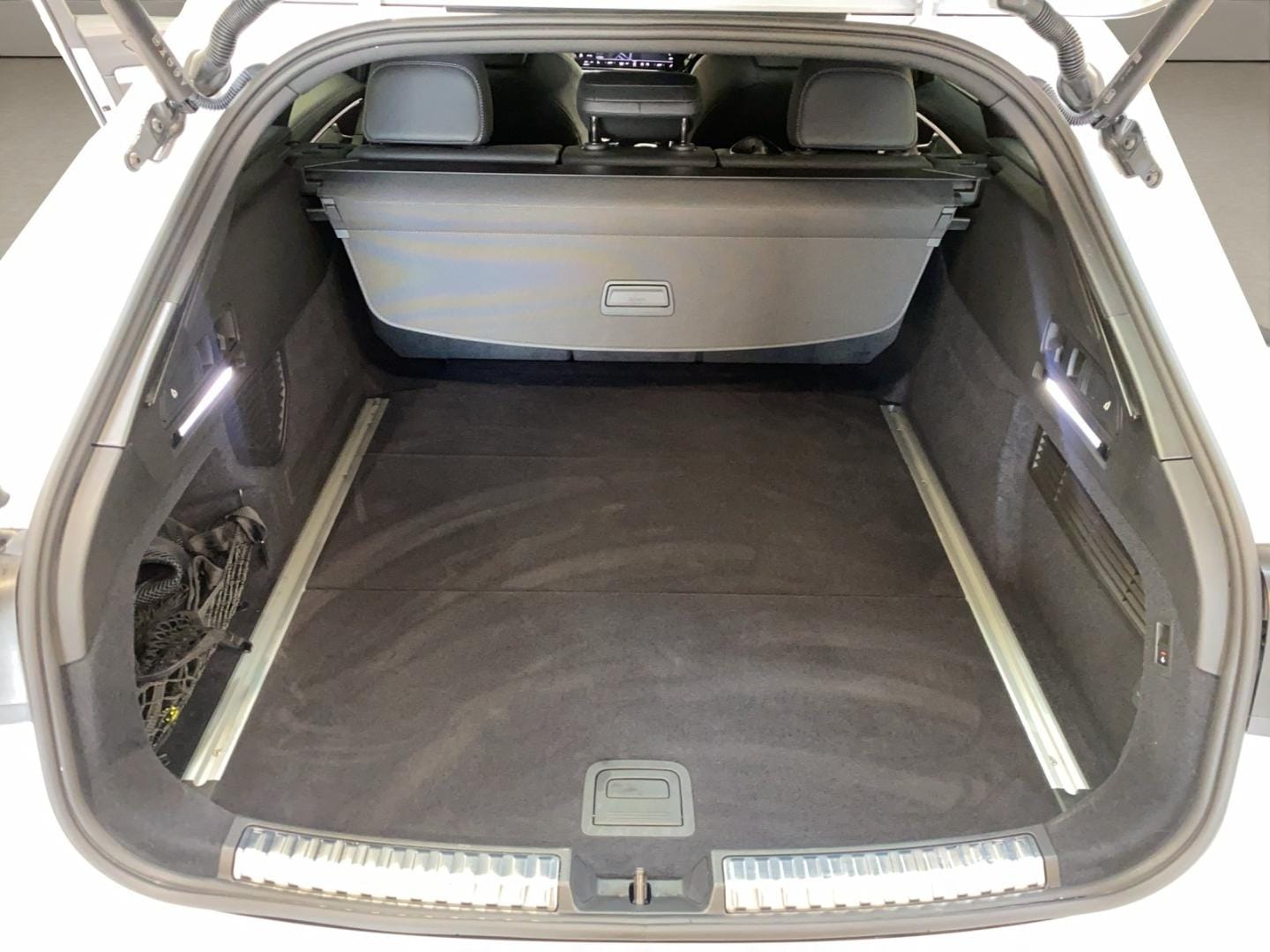 Bild über Audi A6 Avant TDI quattro 150 kW S tronic - für weitere Informationen kontaktieren Sie den Audi Partner