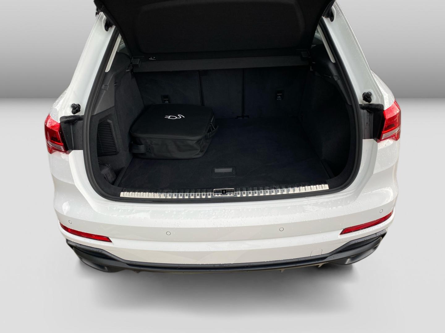 Image about Audi Q3 TFSI e 45 TFSI e S tronic
