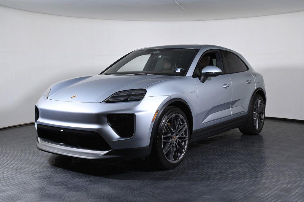 2025 Porsche Macan Macan Electric's photo