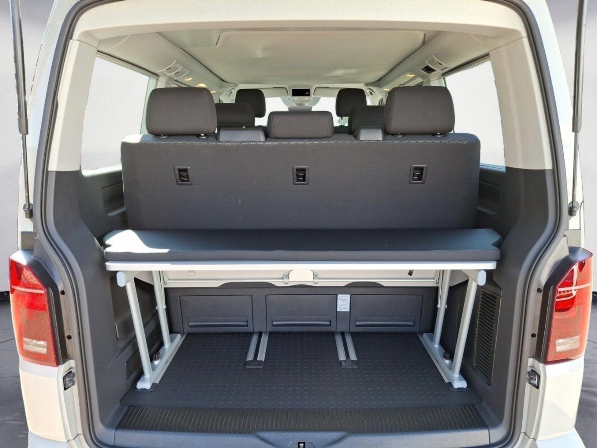 Volkswagen T6.1 California Beach