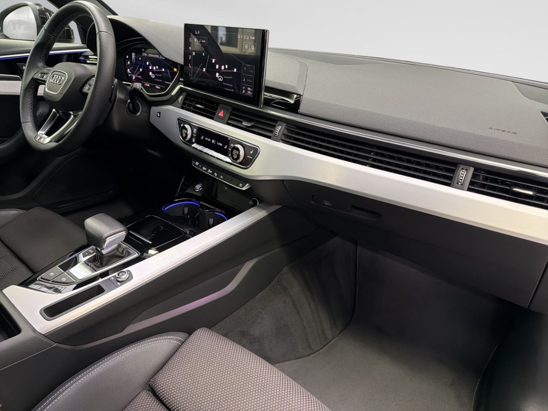 Audi A4 Avant S line