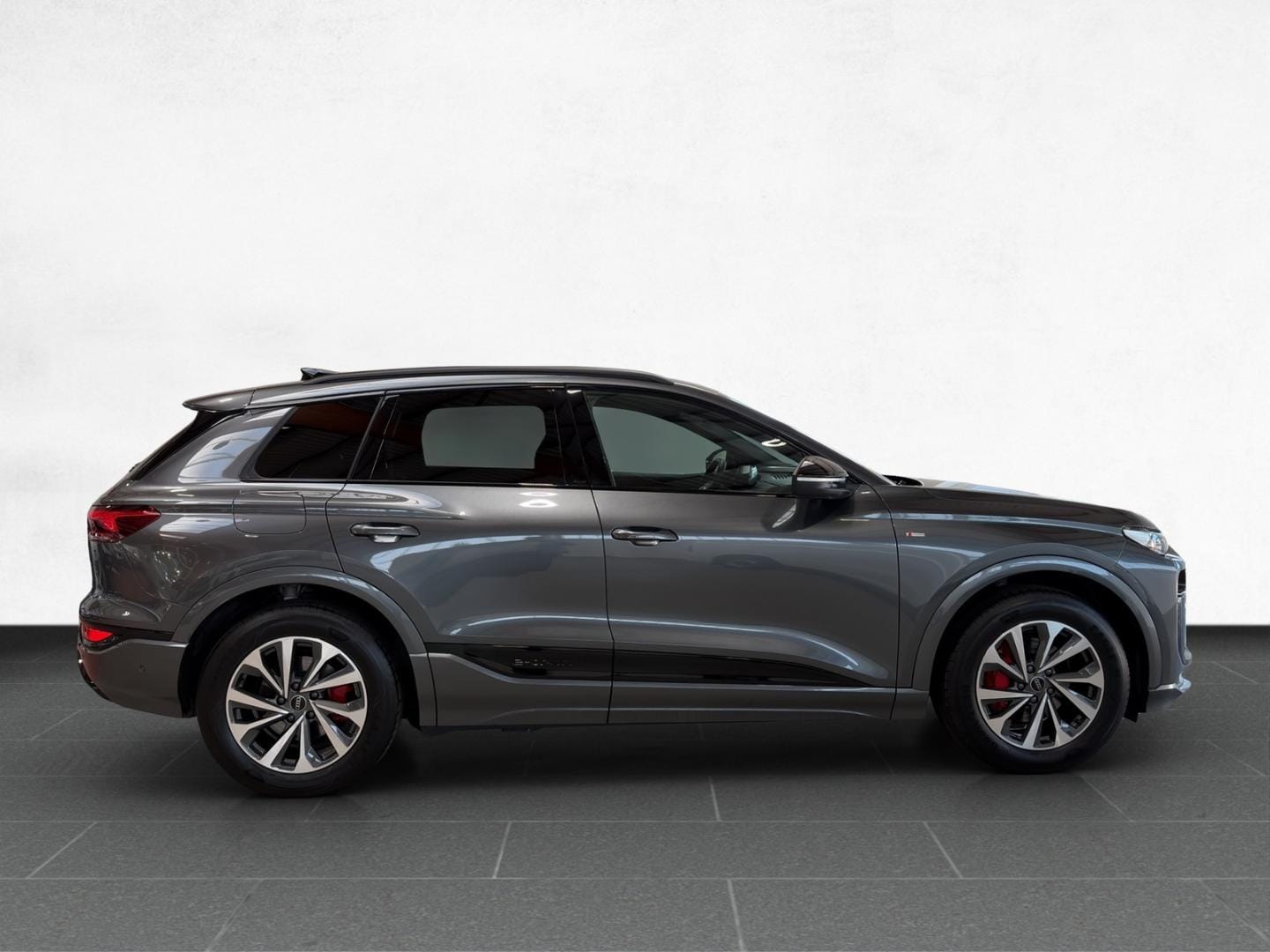 Bild über Audi Q6 SUV e-tron e-tron performance - für weitere Informationen kontaktieren Sie den Audi Partner