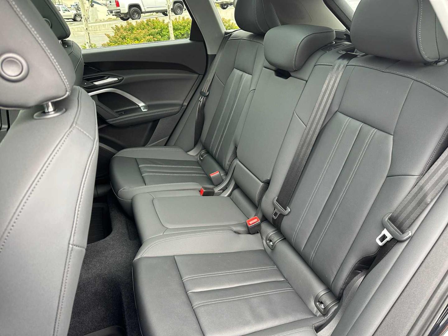 2025 Audi Q5 Premium - Photo 17
