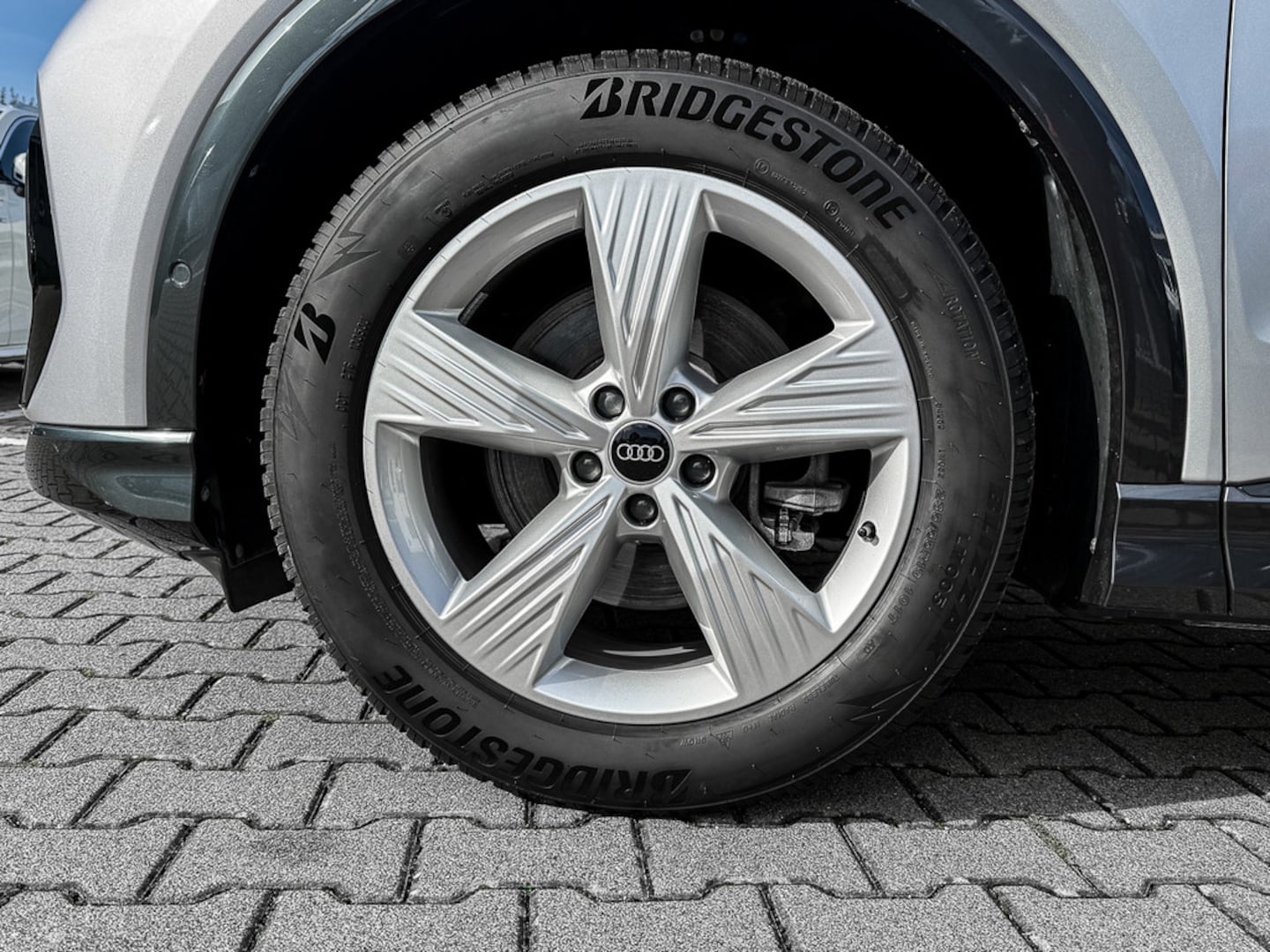 Bild über Audi Q4 Sportback e-tron 35 e-tron - für weitere Informationen kontaktieren Sie den Audi Partner