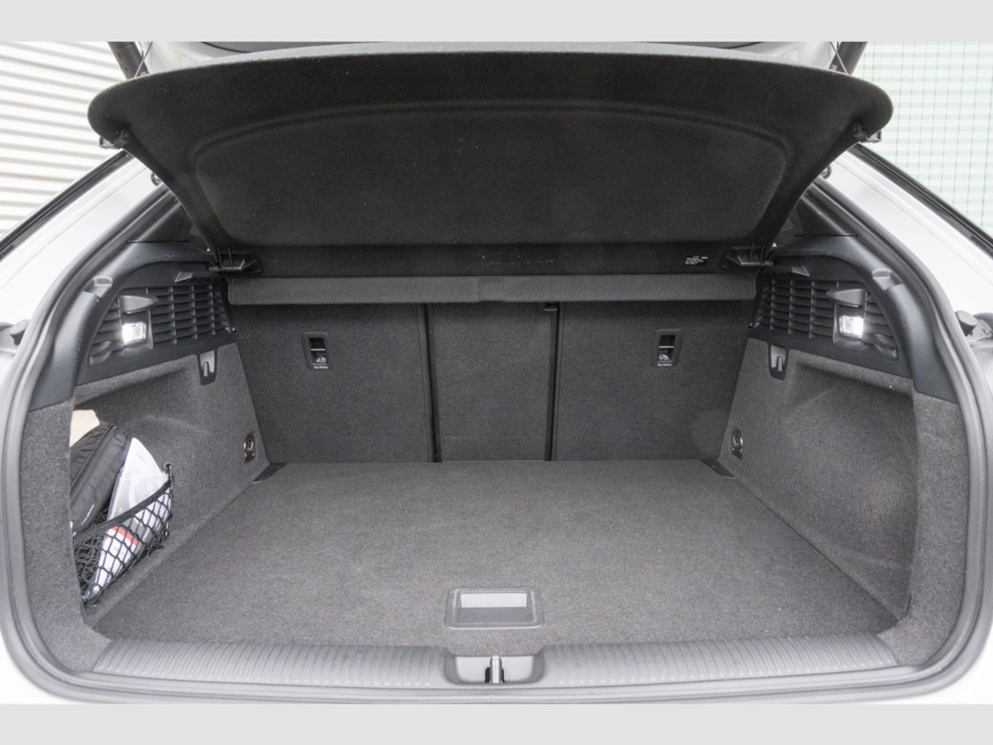 Bild über Audi Q2 S line 30 TDI S tronic - für weitere Informationen kontaktieren Sie den Audi Partner