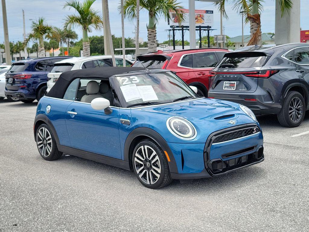 2023 MINI Convertible Cooper S's photo