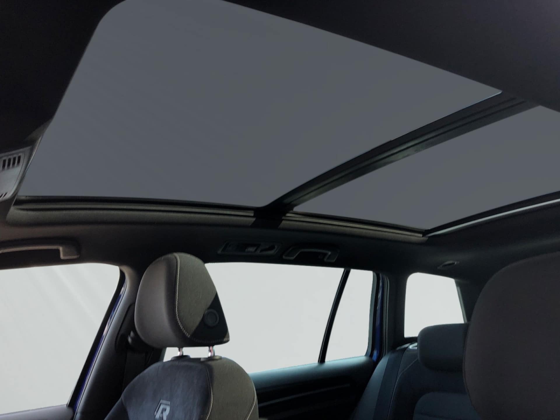 Volkswagen Golf Variant R