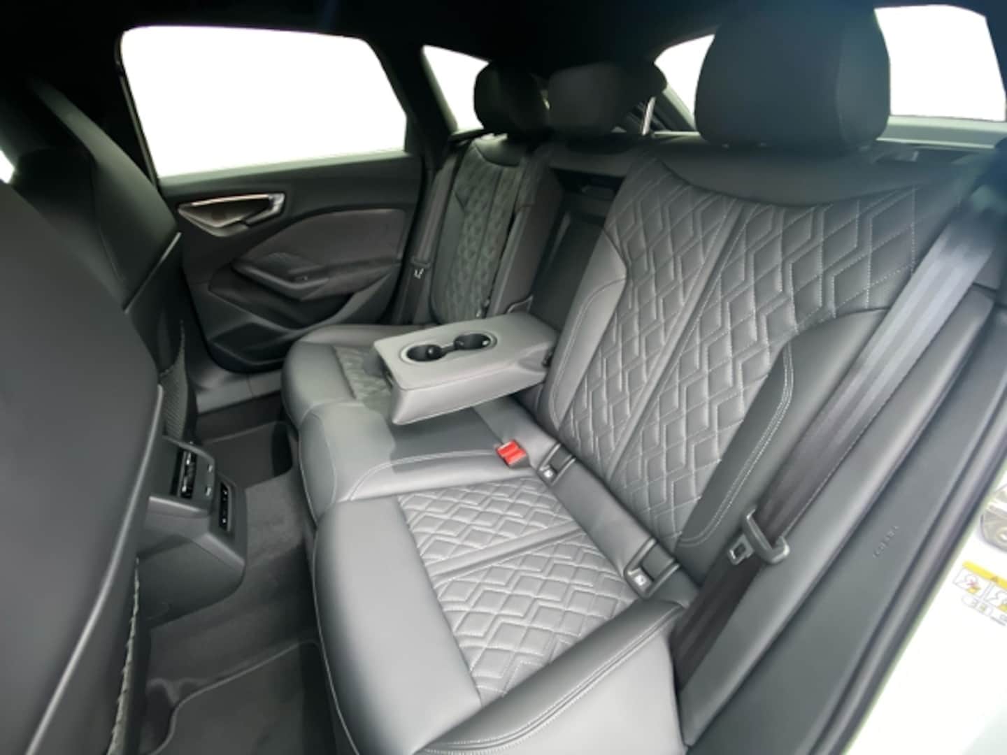 Bild über Audi S5 Avant TFSI 270 kW S tronic - für weitere Informationen kontaktieren Sie den Audi Partner
