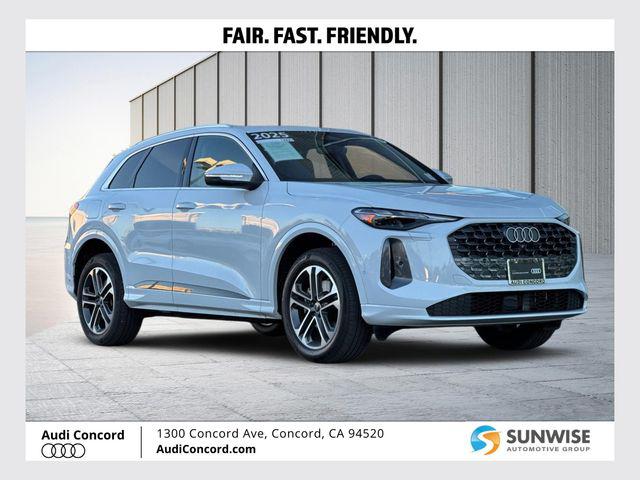 2025 Audi Q5 40 Premium's photo