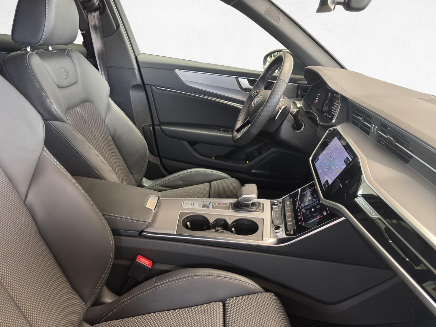 Bild über Audi A6 Avant TFSI e S line 50 TFSI e quattro S tronic - für weitere Informationen kontaktieren Sie den Audi Partner